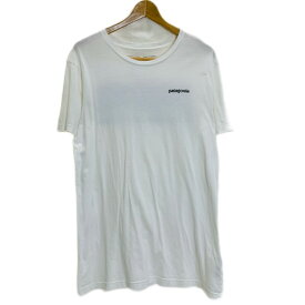 【中古】　patagonia　Tシャツ　半袖　カットソー　トップス　クルーネック　ロゴT　バックプリント　ブランドロゴ　ワンポイント　アウトドア　古着