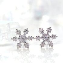 楽天市場】ピアス k18 雪の結晶の通販