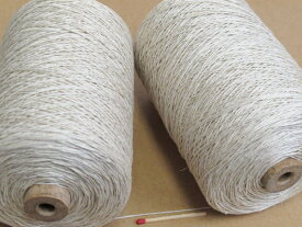 【大麻（太・巻き）】　手織りにも手編みにも。いろいろな太さ、種類の麻糸を取り揃えています。
