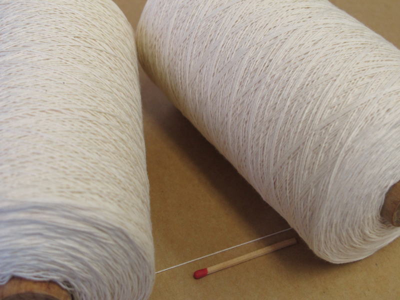 細い糸から太い糸までいろいろ取り揃えています 綿タコ糸４０ 新生活 セール品 ２×３ 巻き しっかりした綿糸をお探しの方にオススメ 強撚でさらっとした手ざわりの糸です