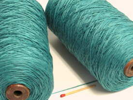 【40／8リネン（トルコブルー）】　さらっとした爽やかな手ざわりはリネン（亜麻）ならでは。手織りにも手編みにもオススメの麻糸です。