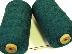 【シルクスラブ（グリン）】　さりげないオシャレを楽しみたい方にオススメ。作品に上品な変化をもらたしてくれる絹糸です。