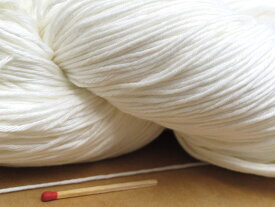 【30／3×6スーピマ綿（白：精練済・かせ）】　質が良くてやわらかい、ワンランク上の綿糸をお探しの方におすすめです【手織り向き、手編み向き・綿糸】