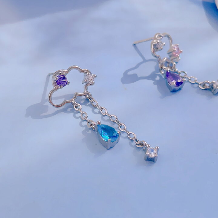 新品 BOX付き☆豪華キラキラ雪の結晶ピアス☆CZダイヤ☆上品 35 新品 BOX付き☆豪華キラキラ雪の結晶ピアス☆CZダイヤ☆上品 35