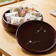 菓子器 蓋付き 溜塗り 青貝春秋 24cm お菓子入れ 菓子鉢 フタ付き おしゃれ かわいい 来客 和柄 モダン和…