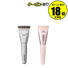 【最大14％クーポン】ロージーローザ マルチファンデブラシ オーバル型 メイクブラシ 毛穴レス 密着 ツヤ肌 厚塗り防止 時短 濃密 極細毛 柔らかい 崩れにくい ROSY ROSA rosebrush 正規品 ギフト対応可 メール便1通2個