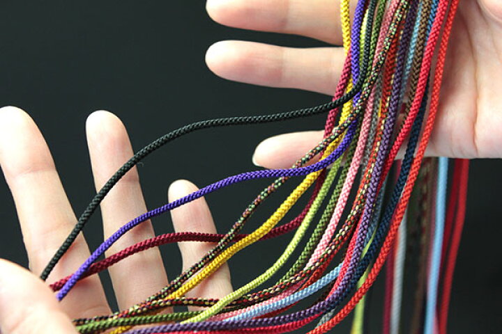 楽天市場 正絹組紐 B 細 太さ2 2 5ミリ メートル単位でお好きな長さをご注文 シルクパーツの江戸打ち紐の切り売り 首掛け紐 千代掛け 木札 喧嘩札 つるし雛飾り 巾着 組み紐 組紐 浅草桐生堂 楽天市場 正絹組紐 B 細 太さ2 2 5ミリ メートル単位でお好きな長さをご注文 シルクパーツの江戸打ち紐の切り売り 首掛け紐 千代掛け 木札 喧嘩札 つるし雛飾り 巾着 組み紐 組紐 浅草桐生堂