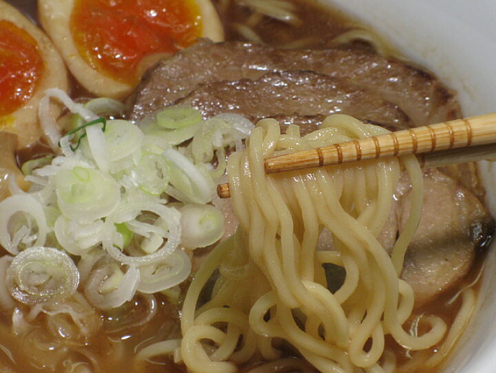 楽天市場】旭川ラーメン 蜂屋(はちや) 醤油味 4食入【訳あり 化粧箱無し】【北海道旭川を代表する濃厚ラーメン 癖になる味わい】【北海道グルメ お取り寄せ お土産ラーメン】醤油ラーメン 生麺タイプ【お取り寄せ】メール便対応 : 麺本舗吉粋 楽天支店 楽天市場】旭川ラーメン 蜂屋(はちや) 醤油味 4食入【訳あり 化粧箱無し】【北海道旭川を代表する濃厚ラーメン 癖になる味わい】【北海道グルメ お取り寄せ お土産ラーメン】醤油ラーメン 生麺タイプ【お取り寄せ】メール便対応 : 麺本舗吉粋 楽天支店