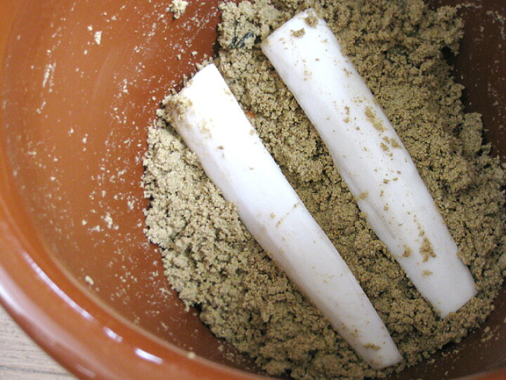 楽天市場 河村さんちの 鉄粉ぬか床 1kg 2袋 糠漬け 漬物 ぬかどこ ぬかづけ おつけもの 河村通夫 かわむらみちお 米ぬか 無添加 国産米糠 てっぷん糠どこ 送料無料 麺本舗吉粋 楽天支店