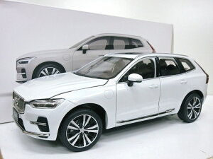 VOLVO���� 1/18 �{���{ XC60 ���`���[�W (�z���C�g) 2022