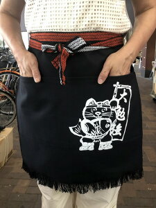 ふさ付2つポケット帆前掛け 黒(並幅)招き猫マーク入り 綿100%