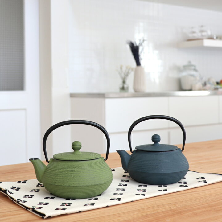 1年保証付き 急須 ティーポット 南部鉄器 0 6l 日本製 鉄急須 プレゼント 茶こし付き 岩鋳 内部ホーロー加工 新茶に 母の日 カラーポット ギフト 銀 グレープ 割れない かわいい おしゃれ らいす