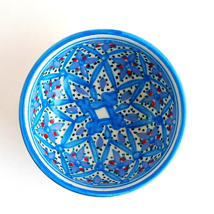 青い空が映えるチュニジアの陶器の街 ナブールの素敵な絵柄の食器です ナブール食器 小さいボウル 直営ストア 小鉢 チュニジア 10センチ 1055 ブルー 物品