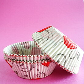 ケーキカップ　マフィン型　ベーキングカップ　紙製　バラとハート　60枚入り　パラフィン紙　ドイツ製