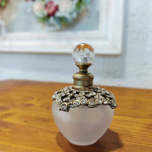 pt[{g 060@Agathe AKbg@@GKg@r@ A}{g r ~j KXr@v[g@Mtg@Lg@PB23060