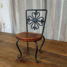 【送料無料】ミニチェアー ハート　小さい椅子　ミニサイズ　チェア　椅子　アンテーク風 かわいい 置物 オブジェ 飾り物 アイアン 木製 花台 プレゼント　IAPI-733