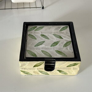 アジア風 天然貝殻コースター レトロ 手つくり トレイ かわいい コースター 抗菌 撥水 プレート マット 展示台 化粧品 陳列 グラス置き オブジェ 天然かいがら ナチュラル 茶たく 茶托 キッ