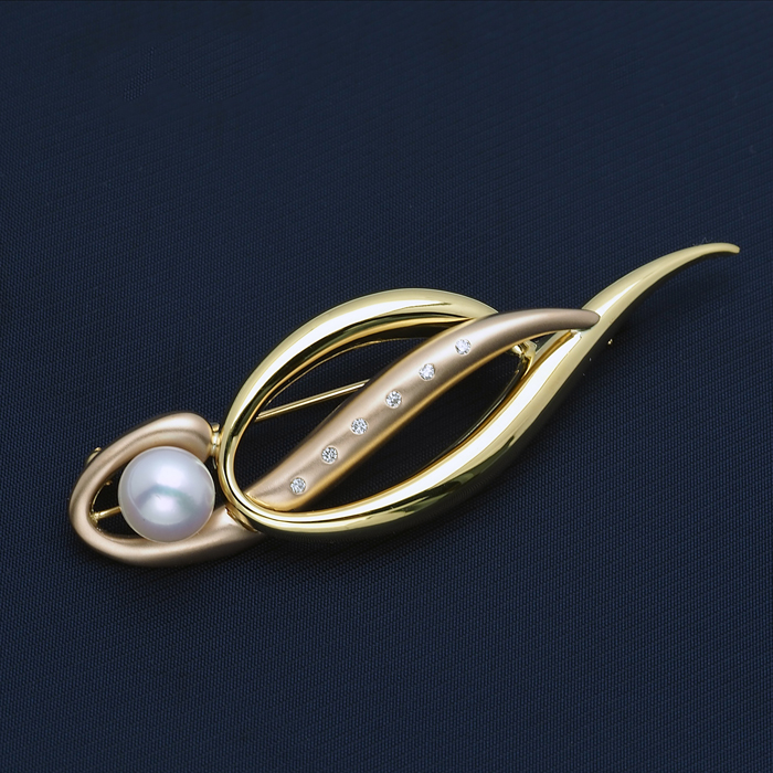 日本最級 K18 アコヤ本真珠 デザインブローチ あこやパール ブローチ 18金イエローゴールド アンティーク調 個性的 大きめ 大ぶり  ツートーンカラー フォーマル パーティー 日本製