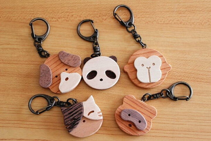 楽天市場 郵便で発送 キーホルダー 木製 可愛い動物 Wood 天然木 おさる Or パンダ Or 犬 Or 猫 Or たぬき 手作り 日本製 ユニーク かわいい キュート キーリング ハンドメイド ノッティング ワールド 輸入雑貨店