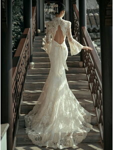 ロングドレス ウェディングドレス 花嫁ドレス レトロドレス ベルスリーブ 長袖 二次会ドレス スレンダーライン エレガント シンプル フィッシュテールフレンチ 披露宴 フランス風 結婚式