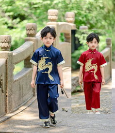 男の子チャイナ服 上下セット 子ども唐装 キッズ コスプレ衣装 龍柄 チャイナボタン チャイナカラー 金裾 半袖トップス+パンツ 中華風舞台衣装 コスチューム 太極拳ウエア 運動会 学園祭 イベント ステージ衣装 金 赤 紺 黒 ベビー服 体育祭 ダンス衣装 新年会 詩歌朗読大会