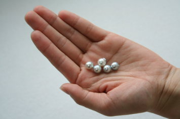 楽天市場】日本産アコヤパールルース：8ミリ珠(両穴珠