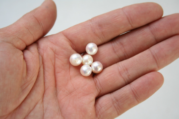 楽天市場】日本産アコヤパールルース(片穴)：8ミリ珠 (あこや真珠