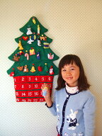 クリスマス布絵本布のアドベント カレンダー 壁掛け　クリスマスツリーボタンかけオーナメント24個付きメ…