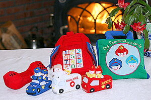 布絵本布おもちゃ"Our Community Friends"&エマジェンシーテレフォンプレイ&ラーンギフトセット幼児教育【知能開発レッスンブック】選んで!!無料ギフトラッピング