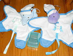 布のおもちゃ布絵本どうぶつおあそびタオルエレファント&ヒポ・ブルー2個組みカーケースいりアニマルホルダーおまけ付選んで!!無料ギフトラッピング