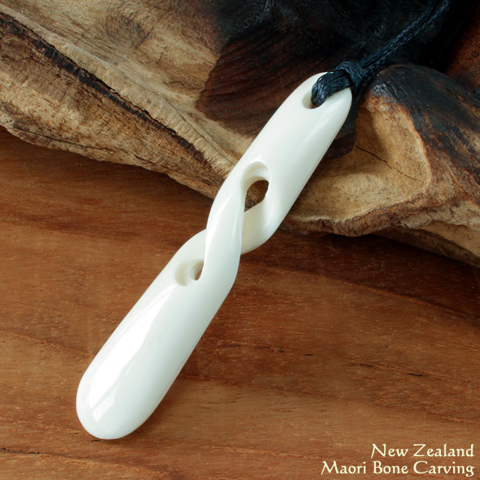 ニュージーランド マオリカービング ボーンカービング ツイスト ネックレス 天然素材 スティック 男女兼用 お守り チョーカー ペンダント ニュージーランドアクセサリー シンプルのサムネイル