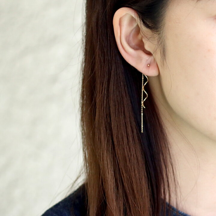 楽天市場 バックキャッチピアス ロングピアス キャッチ のみ キャッチピアス ピアス チャーム ハンドメイドピアス シリコン 揺れる パーツ K18 18金 18k ゴールド 金属アレルギー 外れない 落ちない ピアスキャッチャー ロングチェーン スパイラル ミラーボール 日本製