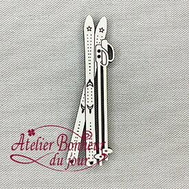 木製ボタン　スキーアイボリー 5.7cm