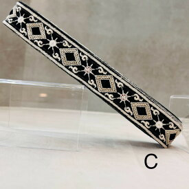 【50cm単位】 刺繍リボン インド刺繍リボン リボン 幅約3.1cm 幅30mm〜幅40mm 細幅 花柄 ハンドメイド 手芸用品 材料 ショルダーベルト ヘアアクセ スパンコール 布地 マーガレットとダイヤのネックレス 240904006