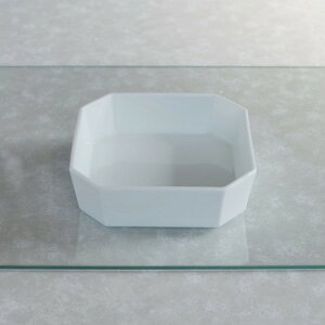 ひとつにまとまる隅切り重箱 中段 15cm 白磁 磁器 中鉢 お重 お鉢 入れ子 おじゅう 重なる 食器 おしゃれな食器 スタッキング 小田陶器 美濃焼 岐阜県 名産品 かわいい食器 ボウル お洒落 洋食