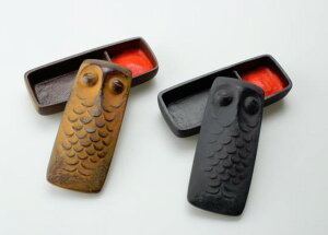 博鳳堂 朱肉池 - 梟 (ふくろう) 角 黒 71001 茶色 71002 朱肉入れ 朱肉ケース 鉄製 金属 フクロウ バード グッズ アイテム 記念品 筆記用具 文房具 ステーショナリー 動物 アニマル かわいい おし