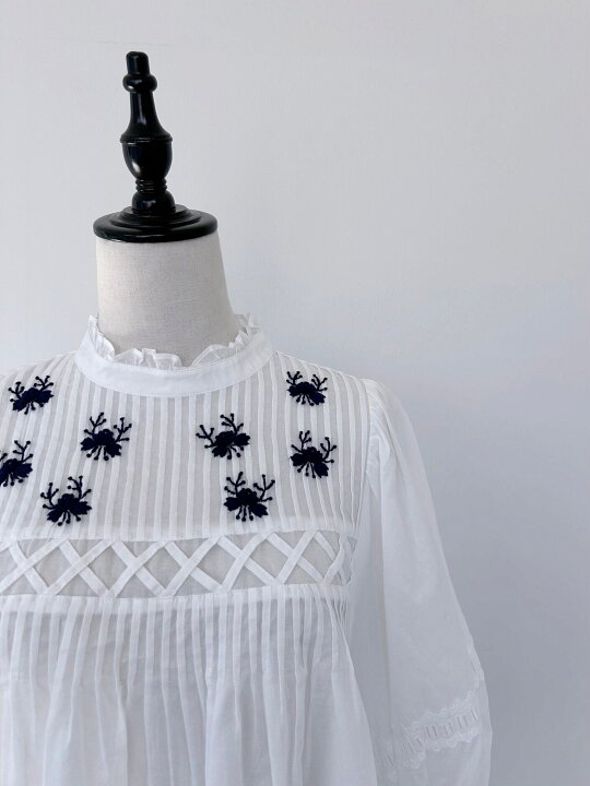 楽天市場】【MUVEIL】 ピンタック刺繍ブラウス ミュベール ハンド刺繡 