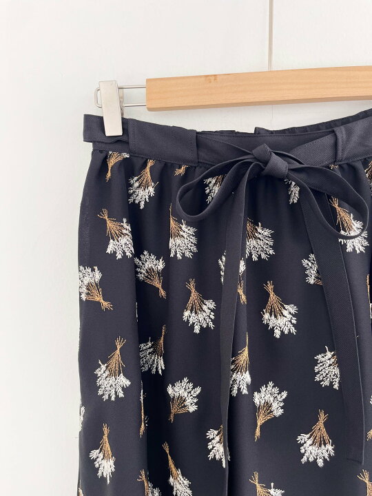 楽天市場】【LOKITHO】 Spot Emb. Skirt ロキト フラワーエンブロイ 
