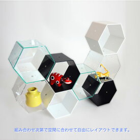 壁付けハチの巣シェルフ（六角形の飾り棚）