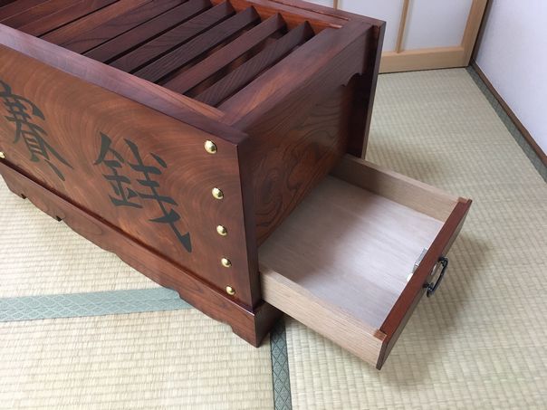 本ケヤキ製箱型賽銭箱１尺５寸（幅４５cm） - 神具