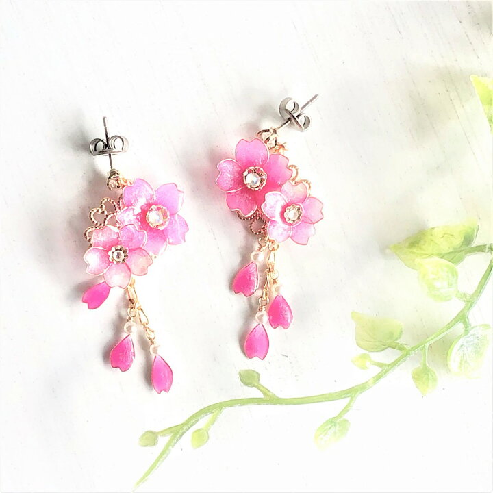 楽天市場 桜 色が変わる冬バージョン ピアス 揺れる イヤリング レディース アクセサリー フラワー 春 揺れるピアス 女性 花 和 イアリング アクセ 和風 綺麗 和小物 和雑貨 大人 おしゃれ オシャレ お洒落 可愛い かわいい ギフト 贈り物 プレゼント 誕生日 記念日