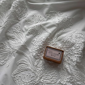 コットン60番手 高密度刺繍生地 有効幅135cm 韓国ボーダー刺繍 花柄刺繍 綿100％ ワンピース スカート カーテン クッション バッグ ハンドメイド 春夏 洋服【1ヤード単位販売】