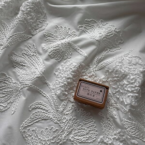 コットン60番手 高密度刺繍生地 有効幅135cm 韓国ボーダー刺繍 花柄刺繍 綿100% ワンピース スカート カーテン クッション バッグ ハンドメイド 春夏 洋服【1ヤード単位販売】