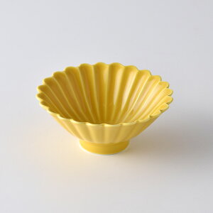 黄釉 菊彫中付 12cm 手書き 波佐見焼 洸琳窯 小ぶりな小鉢 重なりが良い