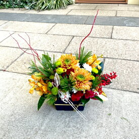 【お正月ピック付き！】お正月 アレンジメント おまかせ 縁起物 華やか 豪華 生花 アレンジメント お正月 正月 迎春 玄関 リビング お正月飾り 正月飾り お正月の花 新年 アレンジ おしゃれ プレゼント ギフト 贈り物 フラワー