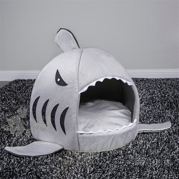 楽天市場 ペットハウス サメ ドーム型 犬 猫 ベッド マット 鮫ハウス サメ型 クッション 冬 ペットベッド 柴犬ベッド ペット 寝袋 布団 肌触りが良い 犬マット 冬寒さ対策 もこもこ 犬用 ふわふわ 柔らかい 防寒保温 超可愛い 小型犬 中型犬 Koutorin