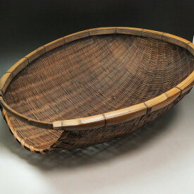 あめ色に光るざる 0255柳行李 かご 昭和 収納 入れ物昭和レトロ【中古】古民具 古民家 小道具 農具JAPAN japanese antique vintage tableware porcelain china lacquerware　cage basket　cotton Indigo dye vintage cloth