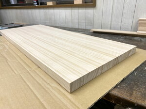 【本棚をDIY】初心者向けにおすすめの板は？重さに耐えられる人気の木材を教えて！