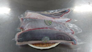 オリーブハマチ【冷凍!!】はまち 活け〆オリーブハマチ《柵4本 約1800g》 フィレ 香川ブランド魚 下処理 半身販売 ギフト 自宅用 原体サイズ約4キロ半身 お歳暮 お中元 お土産 名産 人気 有