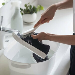 �}�[�i marna �V���[�Y�u���V W667W �u���V �C �V���[�Y ���� �㗚�� �X�j�[�J�[ ������� ��C